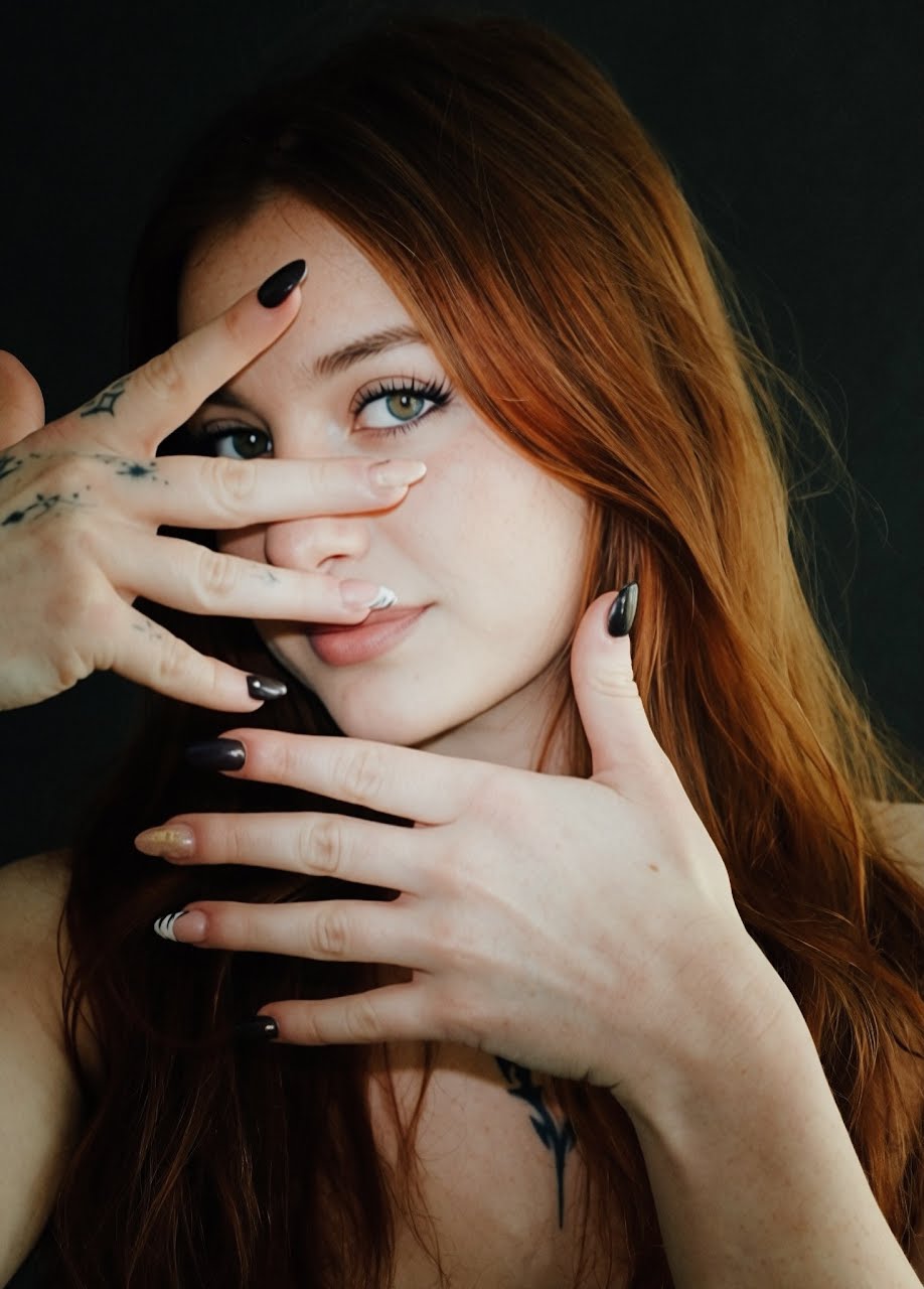 Minimal beige manicure